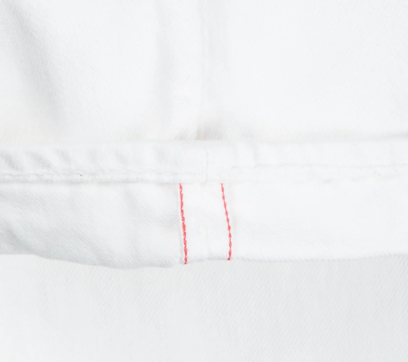 105 Standard Fit | White Denim