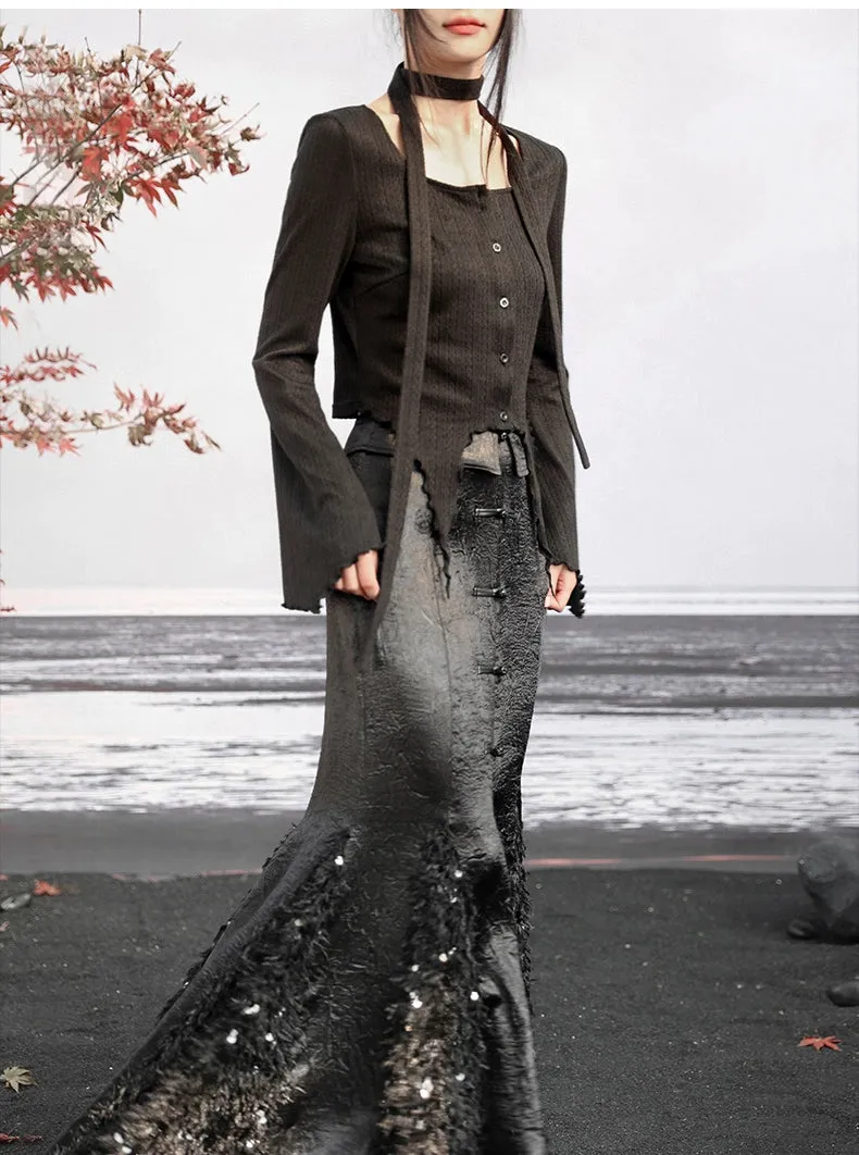 New Chinese Style: Exquisite and elegant sequined feather satin skirt suit with dark fishtail skirt& black flared sweater top