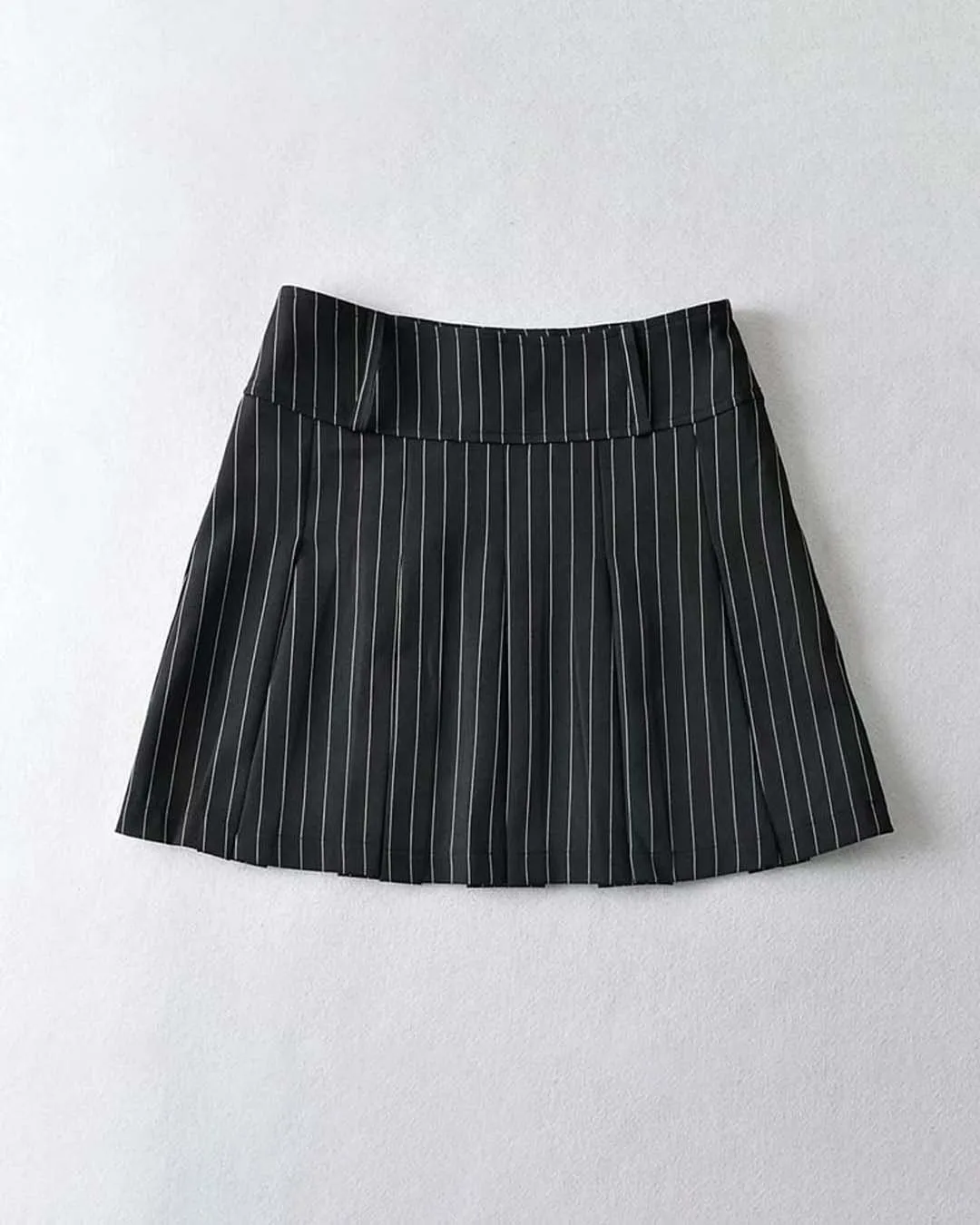 Two Piece Set Of Qutie Vertical Striped Waistcoat & Pleated Skirt